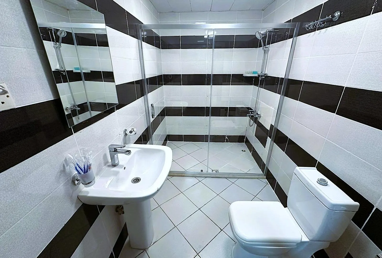 Amazon Hotel - Free Massage Bakü